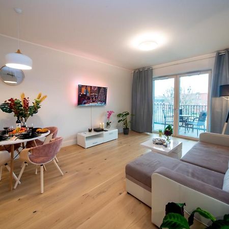 Maya'S Flats & Resorts - River View Gdansk Exterior foto